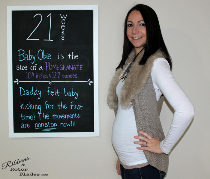 21%20week%20pregnancy%20chalkboard%20bump%20update%2002