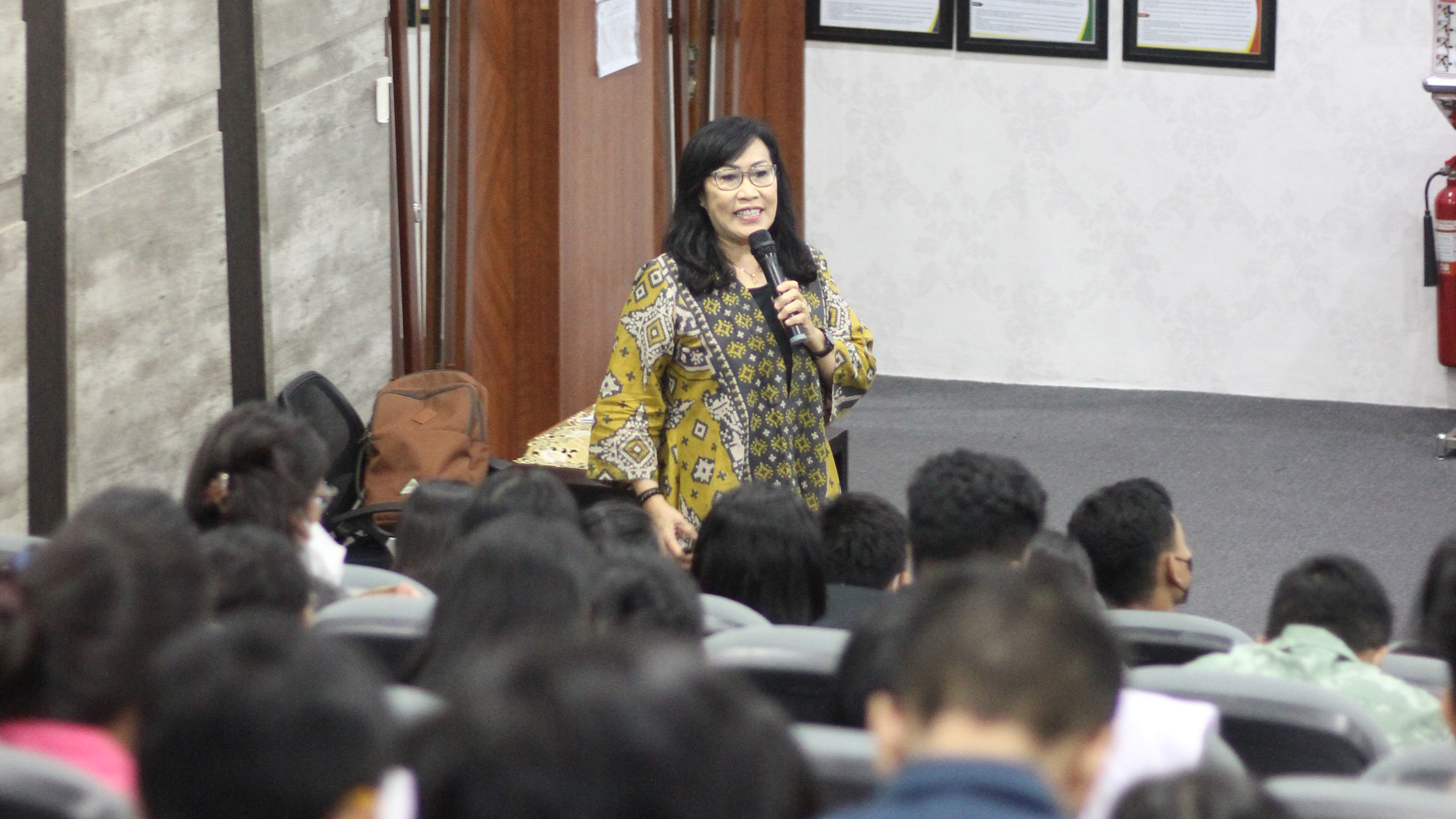 Guest Lecture FKIK Universitas Warmadewa, Santy Sastra, Santy Sastra Public Speaking (4)