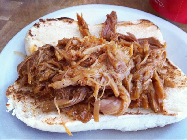 Slow-Cooker Pulled Pork BBQ (Memphis Style)