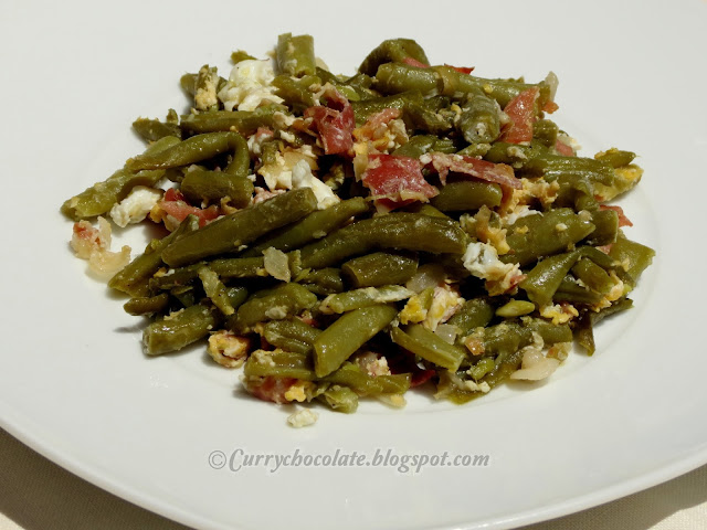 Green beans stir-fried with ham and eggs