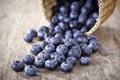 http://www.livestrong.com/article/435795-amount-of-sugar-in-blueberries/