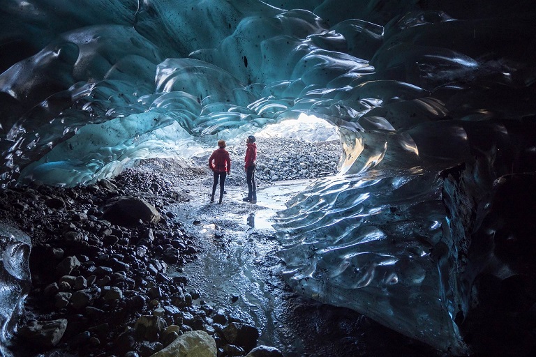 Mendenhall Ice Caves, Gua dengan Keindahan Fantastis di Alaska