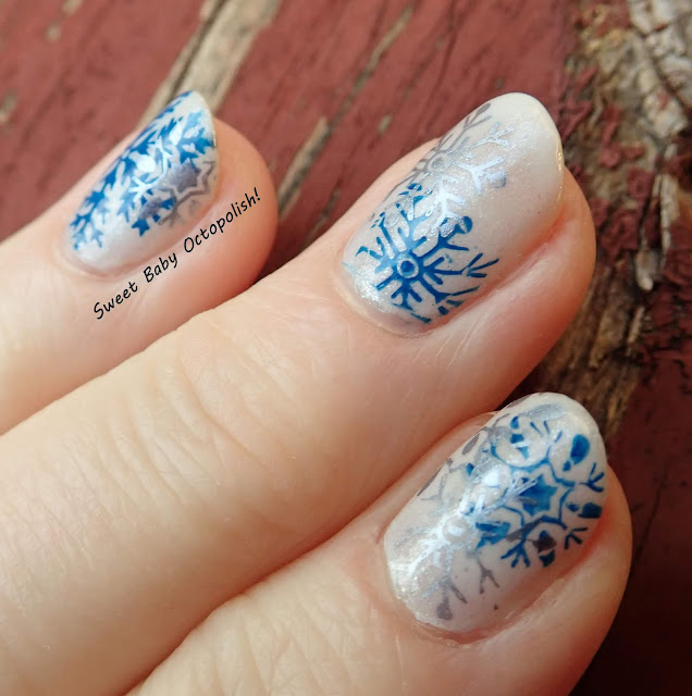 Holiday Snowflake mani 