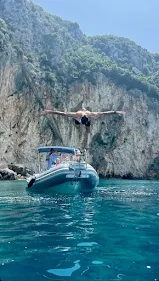 Boat tour in Albania