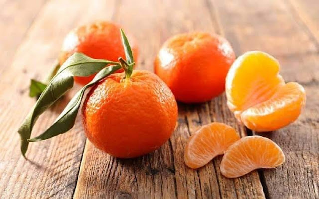 La mandarine est un fruit diurétique, dépuratif, revitalisant et sédatif. Il élimine le cholestérol et il est conseillé aux personnes qui souffrent d'hypertension.