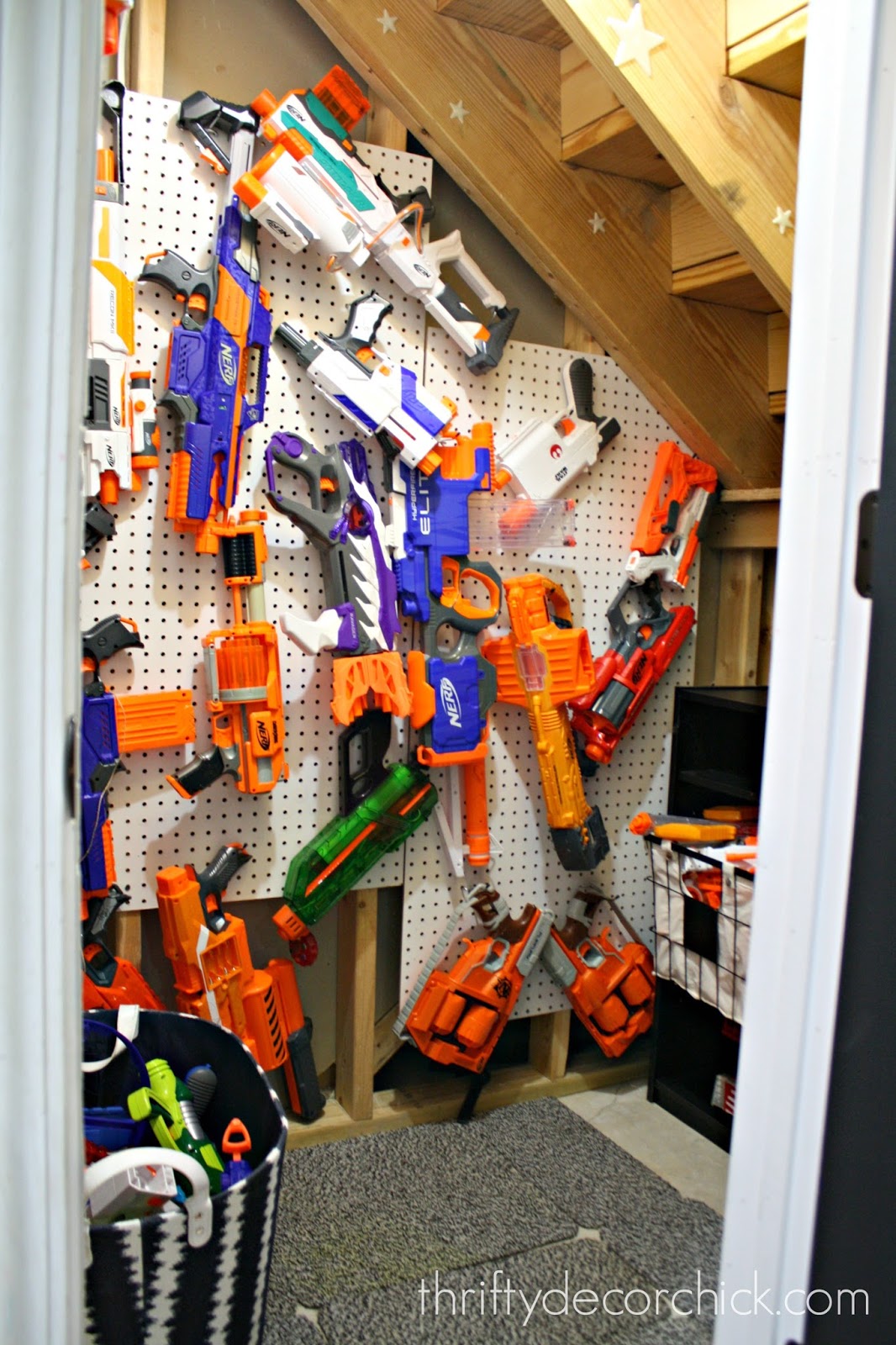 Easy DIY Nerf gun storage from Thrifty Decor Chick