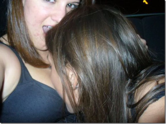 motorboat-bewbs-girls-17