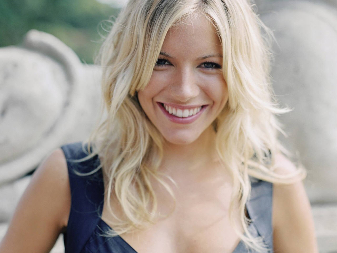 Sienna Miller wallpaper