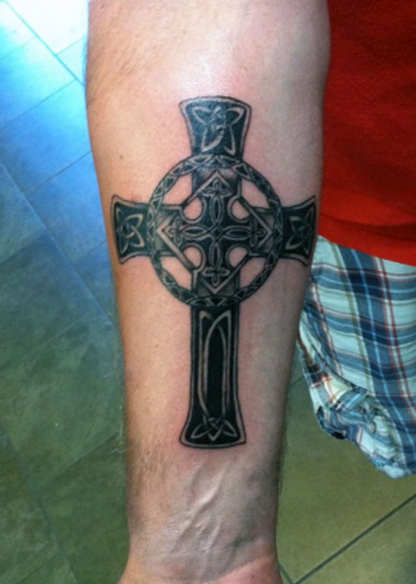 This design is really attractive Celtic cross tattoo designs to give a trendy look