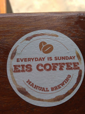 Ngopi Bareng Gebetan di EIS Coffe Cafe Pontianak