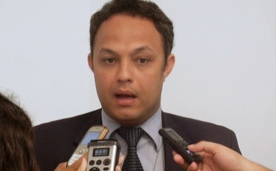 http://www.renatodiniz.com/2014/08/delegado-marcos-paulo-policia-civil-em.html