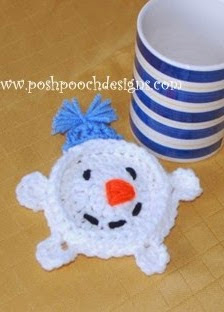 http://translate.google.es/translate?hl=es&sl=en&tl=es&u=http%3A%2F%2Fposhpoochdesignsdogclothes.blogspot.com.es%2F2014%2F10%2Fsnowman-mug-coaster-crochet-pattern.html