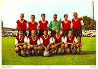 PSV EINDHOVEN - Eindhoven, Holanda - Temporada 1958-59 - Roel Wiersma, Fons v Wissen, J. Renders, Pim Bekkering, E. Renders,Toon Brusselers; Coen Dillen, Piet Kruiver, Trevor Ford, D. Ekner y F. Rohrig - 10º clasificado en la Eredivisie holandesa