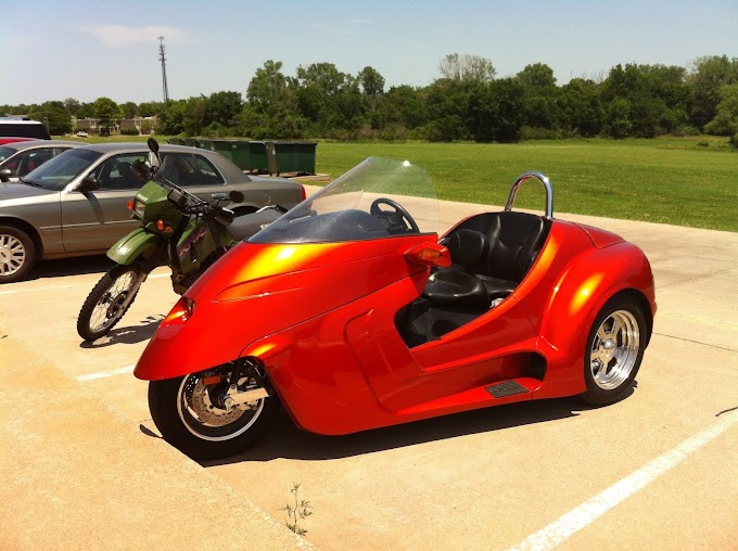 3 wheel motorcycle with steering wheel