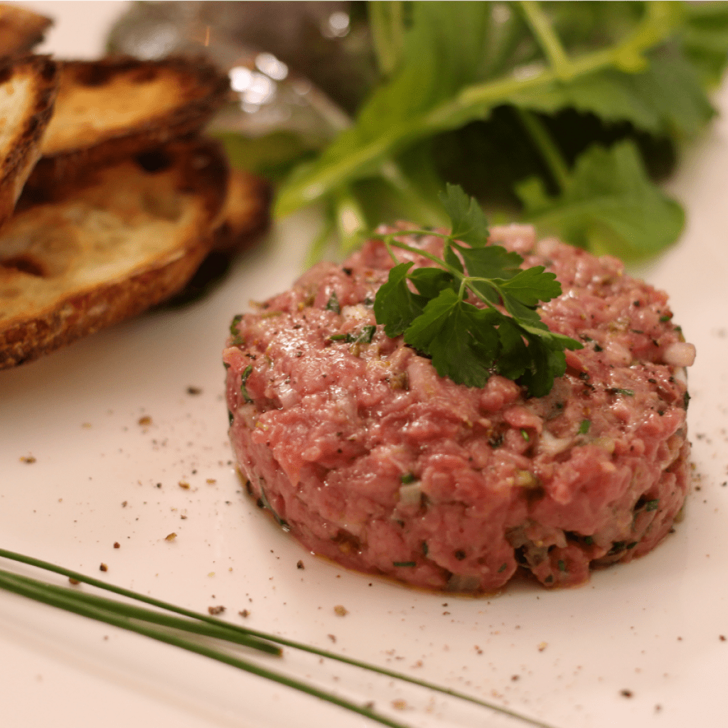 Tartare de Boeuf Maison, Pommes Pailles