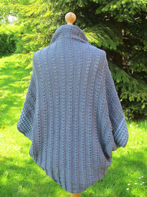 Oversize Shrug Strickanleitung von Ines Kollwitz