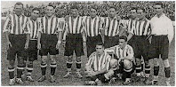 ATHLETIC CLUB DE BILBAO - Bilbao, Vizcaya, España - Temporada 1926-27 - Travieso, Hierro, Legarreta, Lafuente, Castaños, Helguera, Chirri I, Areta y Vidal ; Arteaga y Juanín Bilbao - ATHLETIC CLUB DE BILBAO 3 (Hierro 2, Travieso) REAL BETIS BALOMPIÉ 0 - 26/09/1926 - Partido amistoso - Bilbao, estadio de San Mamés - El Athletic esa temporada ganaría el Campeonato Regional