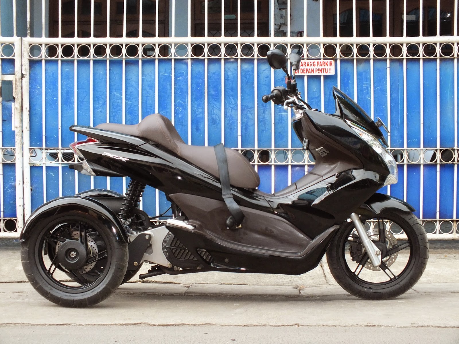 Oracle Modification Concept HONDA PCX Modif Roda Tiga Bisa Mundur