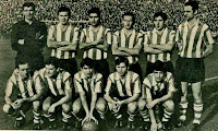 ATLÉTICO DE BILBAO - Bilbao, España - Temporada 1968-69 - Iribar, Zugazaga, Echeberría, Aranguren, Igartua, Zorriqueta; Argoitia, Uriarte, Arieta II, Clemente y Rojo I - REAL MADRID C. F. 2 (Amancio, Grande) ATLÉTICO DE BILBAO 1 (Betancort p.p.) - 26/01/1969 - Liga de 1ª División, jornada 19 - Madrid, estadio Santiago Bernabeu