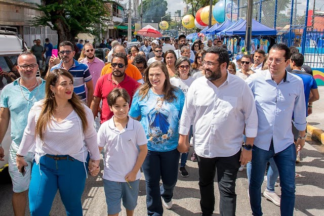 Marília Arraes sobe o Morro da Conceição e agradece à Nossa Senhora no dia da padroeira afetiva do Recife