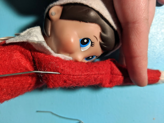 no sew bendable elf on the shelf, bendable Elf on the Shelf, posable Elf on the Shelf, no sew posable Elf on the Shelf, Elf on the Shelf, Elf on the Shelf hack, bendy elf, Elf hack, Christmas tradition, Christmas elf, Christmas elf hack, paper clip hack, no sew elf hack, elf on the shelf upgrade