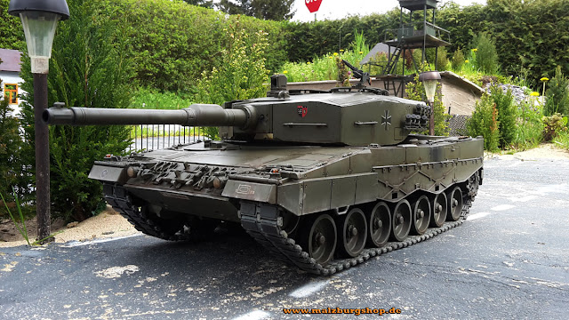 http://malzburg.blogspot.de/p/projekt-leopard-2a4.html