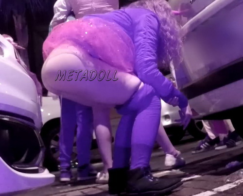 Hidden Cam Carnival pissing girls (Carnival at Night 0009)