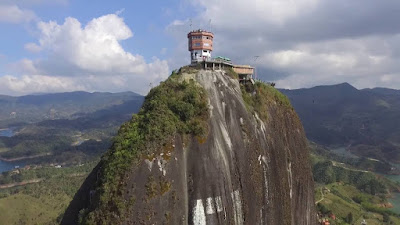 La cumbre de la Piedra del Peñol