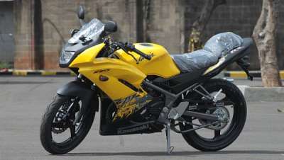 FOTO KAWASAKI NINJA RR TERBARU Warna Kuning dan Putih 