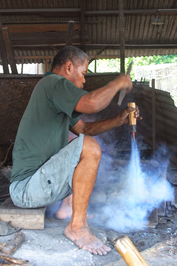 fotografer jogja pande besi memasang golok