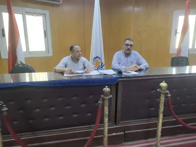 تنفيذي الوحدة المحلية بقنا يناقش تطوير الخدمات وتنفيذ توجيهات المحافظة