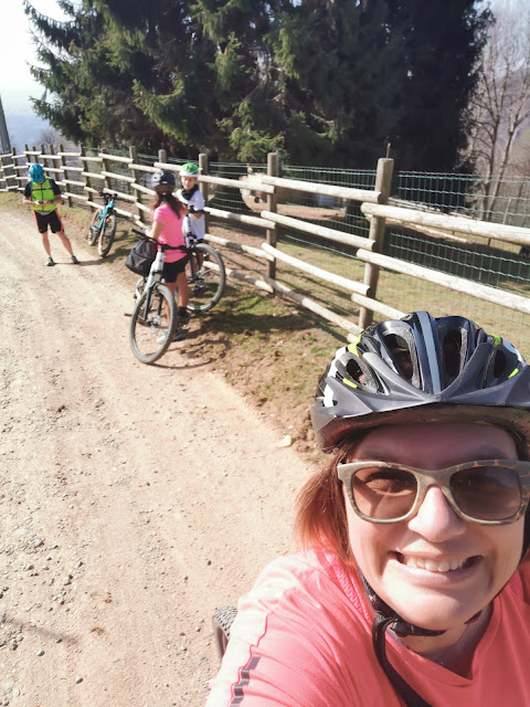 pedalando verso il Bocchetto Sessera