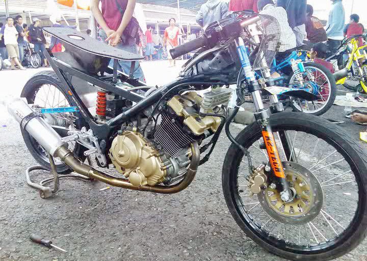 Drag Suzuki Satria Fu