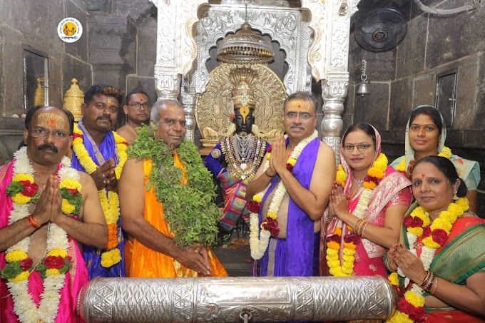 श्री.विठ्ठल रूक्मिणी मातेची प्रक्षाळपुजा संपन्न,कार्यकारी अधिकारी राजेंद्र शेळके