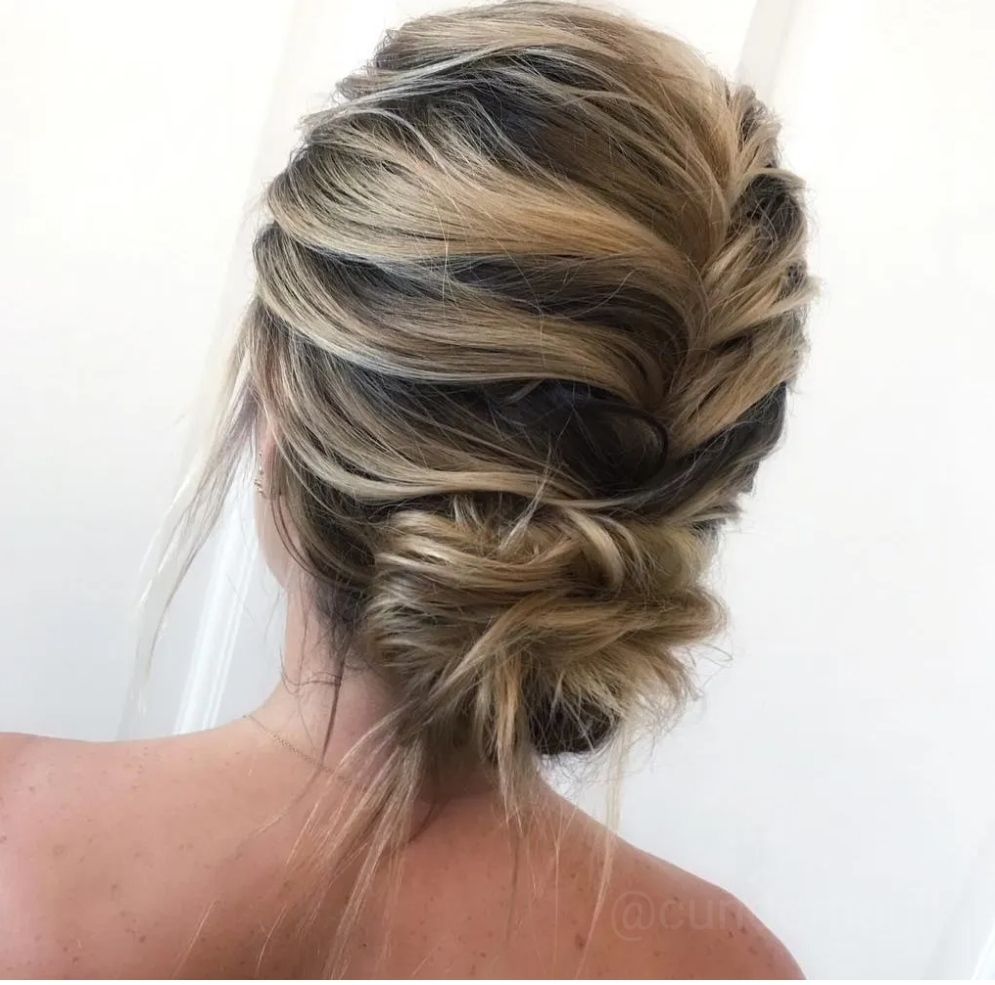 Trendy Updos For Medium-Length Hair You Can Try in 2022, All kinds of women's hair curls