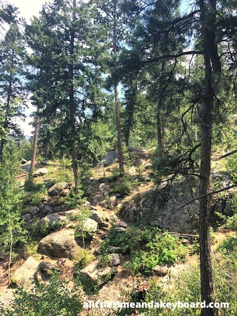 Rocky terrain on Thomas Trail in Green Mountain Falls leads to splendid waterfalls