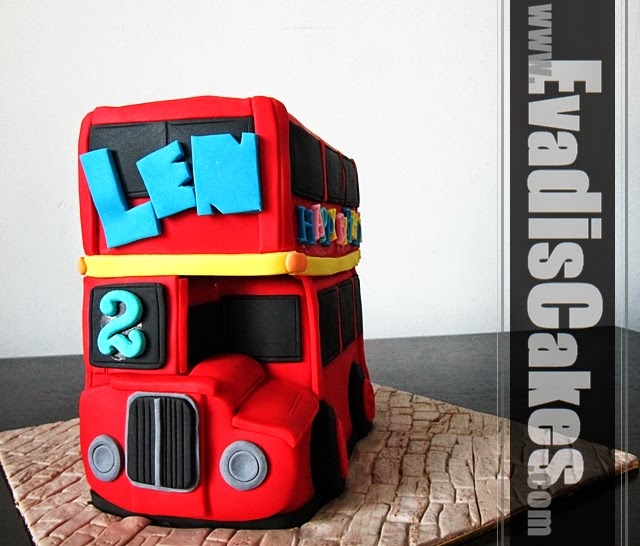 Front view picture of London bus sculpture cakes