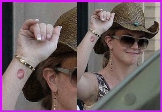 britney spears tattoo lip on the hand