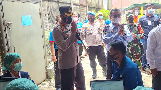 POLRES SIMALUNGUN GELAR  GEBYAR VAKSIN MERDEKA, 400 WBP LAPAS KLAS  IA PEMATANG SIANTAR  DI VAKSIN