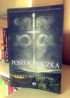 #28 'Poszukiwaczka' Arwen Elys Dayton