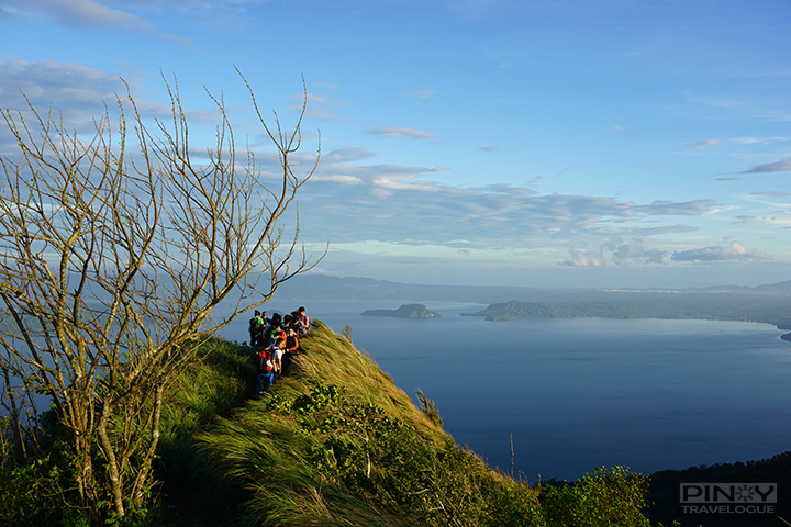 BATANGAS | Mt. Maculot and the Captivating Vista Up There