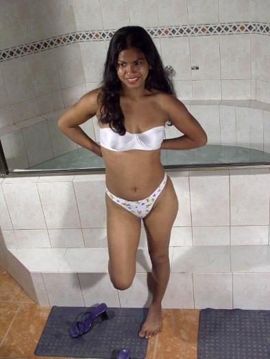 Young Desi Babe Hot And Spicy Pics