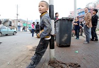 alg_china_chained-boy