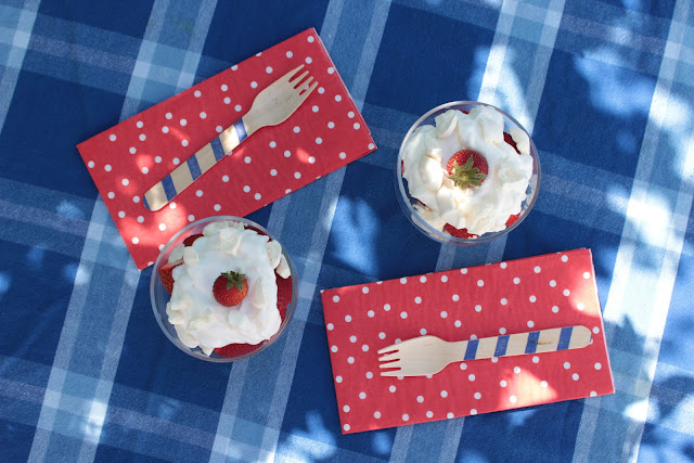 A picture of 2 bowls of delicious Eton Mess, as seen on sucreshop