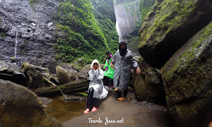 wisata satu hari gunung bromo dan air terjun madakaripura - open trip