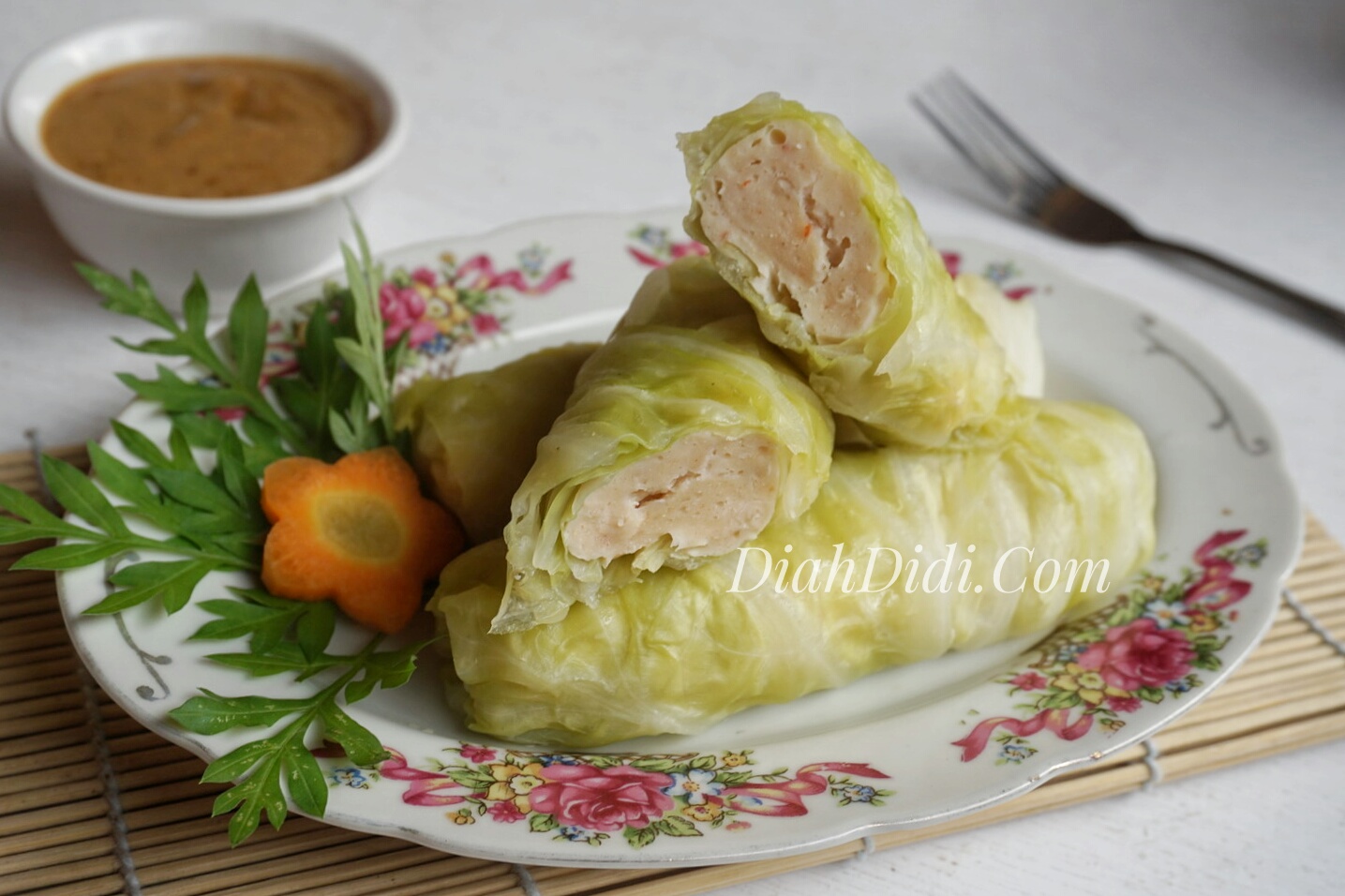 Diah Didi's Kitchen: Kol Gulung Kukus Isi Ayam & Udang