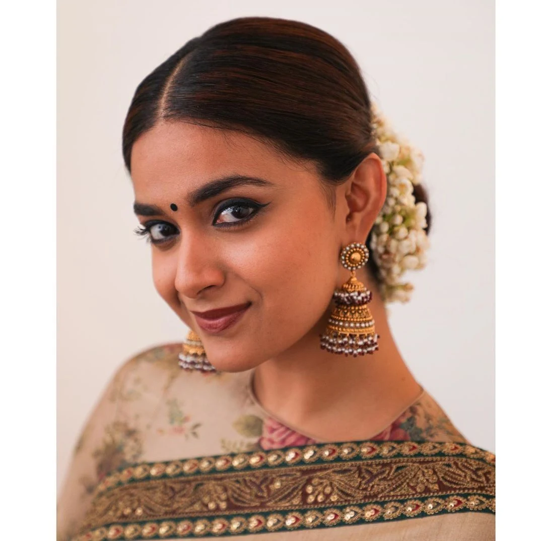Actress Keerthi Suresh New Saree Photoshoot