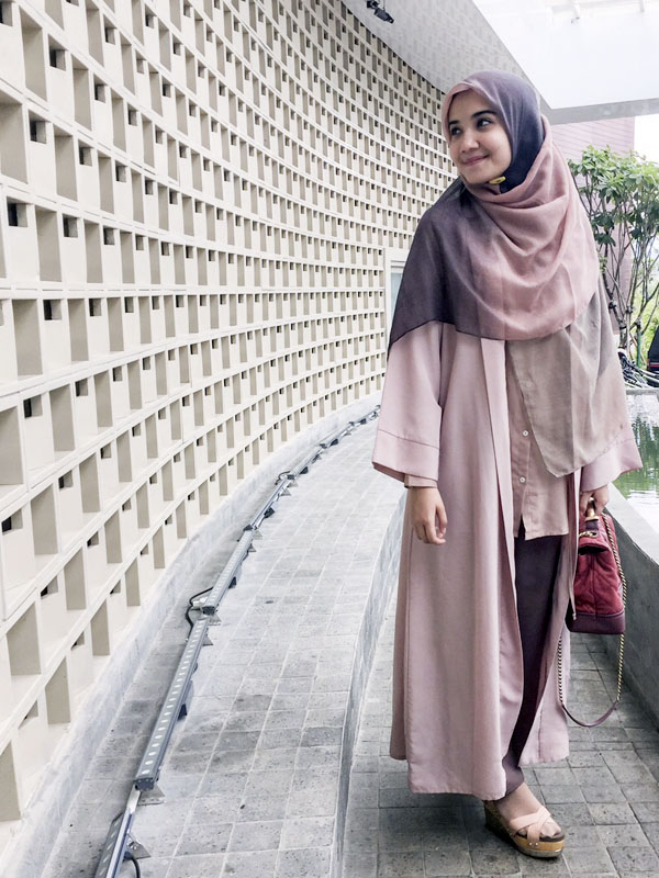 Long Cardigan Hijab yang bikin Style Makin Hits