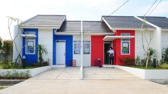 rumah minimalis kombinasi warna biru tua dan putih atau krem