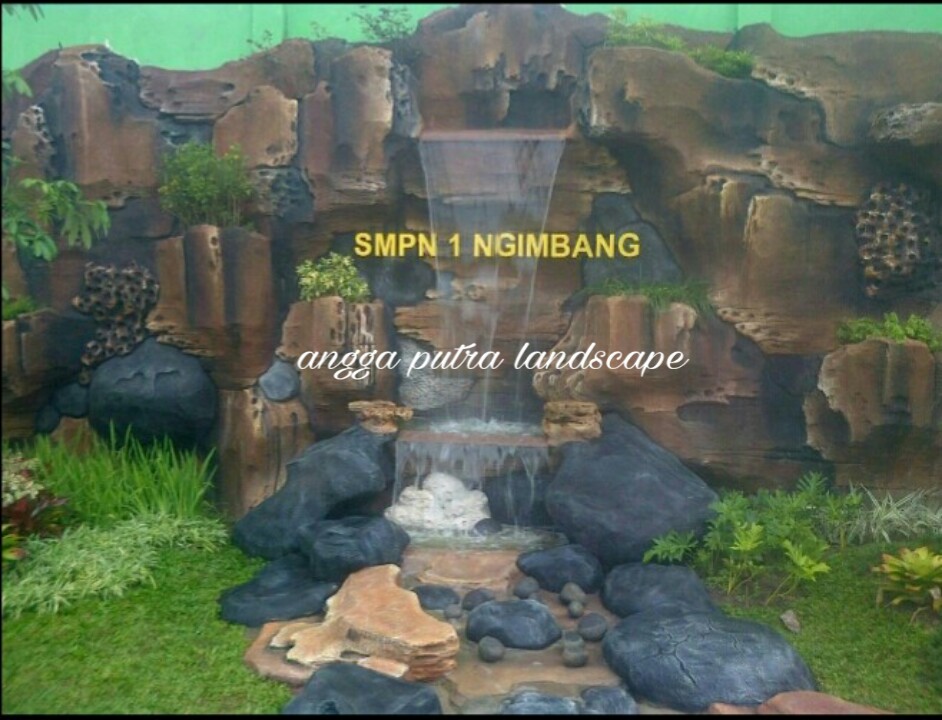 Jasa pembuatan dekorasi kolam tebing,dekorasi relief air terjun jombang